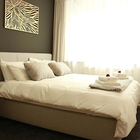 Am City Apartment 24H Self-Check-In, Free Parking, U-Bahn 350M, Netflix Norimberga Esterno foto
